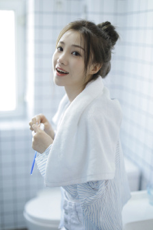 女主和父子二人在一起的古言宠文